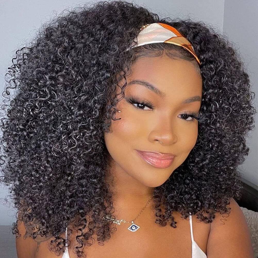 Perruque Nayari Afro crépu portée par un mannequin